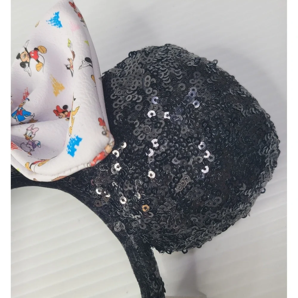 Disney Loungefly Mickey Mouse‎ & Friends Minnie Ears Bow Black Sequins Castle